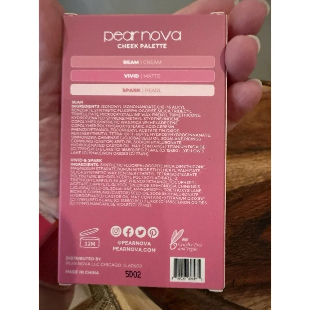 NEW IN BOX PEAR NOVA Cheek Palette in PINK Cream,‎ Powder, Pearl VEGAN